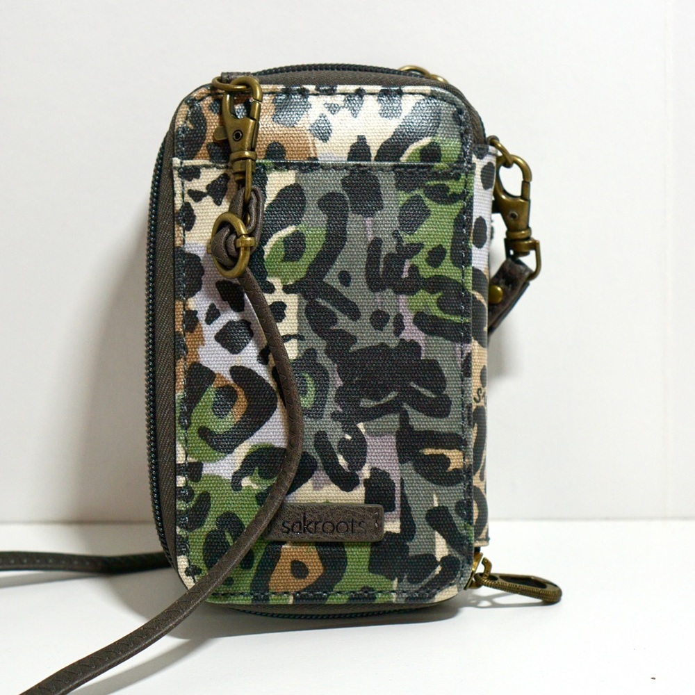 Sakroots Smartphone Wristlet Wallet CrossBody Bag